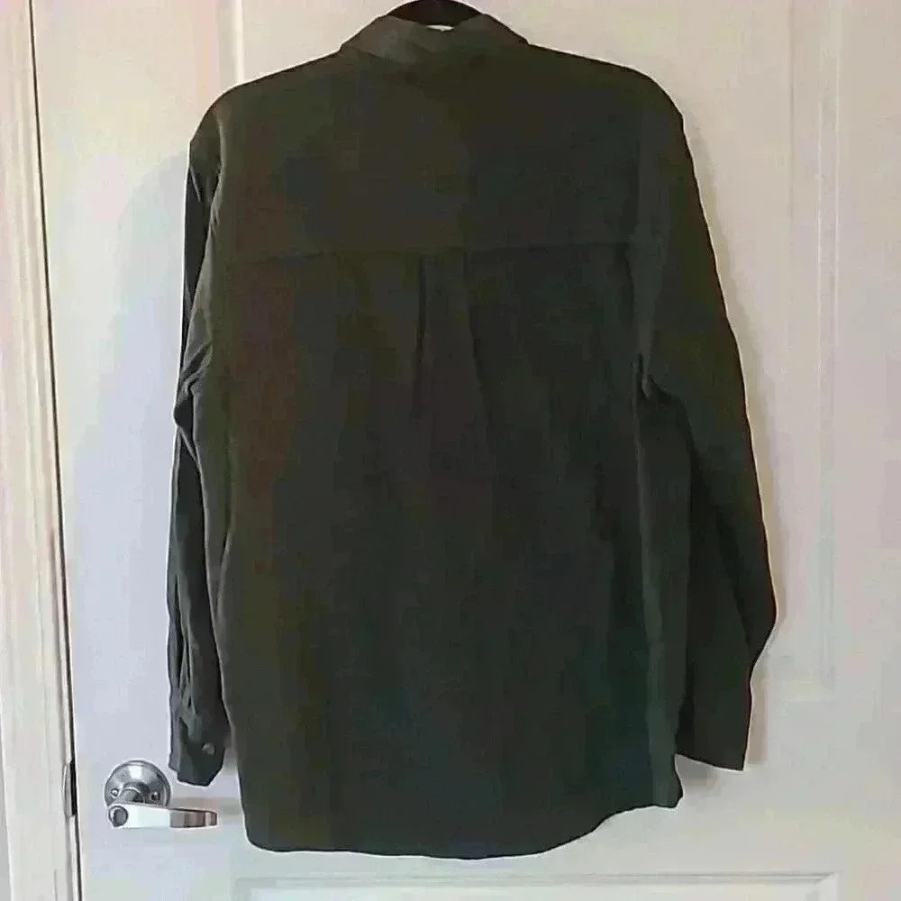 Green Button down - Picture 4 of 5